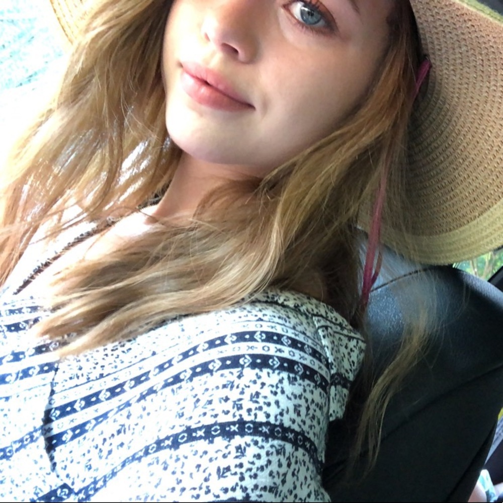 Meet your Posher, Leah